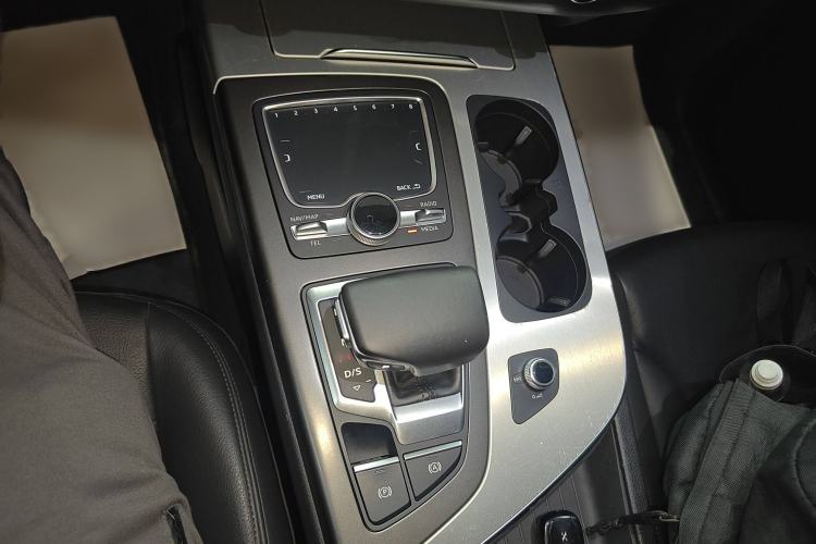 Used Audi Q7 2016 40 TFSI S line Sport Edition Gear Lever