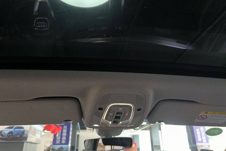 Used Audi Q7 2016 40 TFSI Comfort Model Headliner