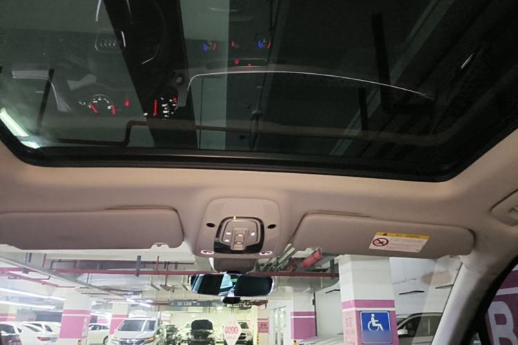 Used Audi Q7 2016 40 TFSI Comfort Model Headliner