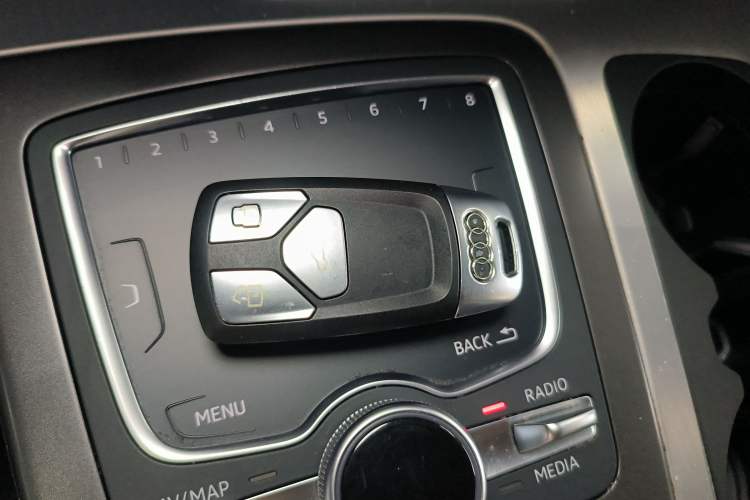 Used Audi Q7 2016 40 TFSI Comfort Model Interior 1
