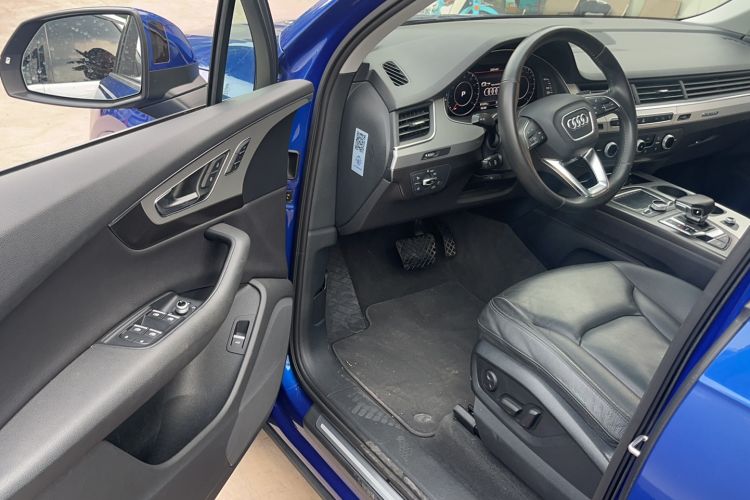 Used Audi Q7 2016 40 TFSI S line Sport Edition Interior 2