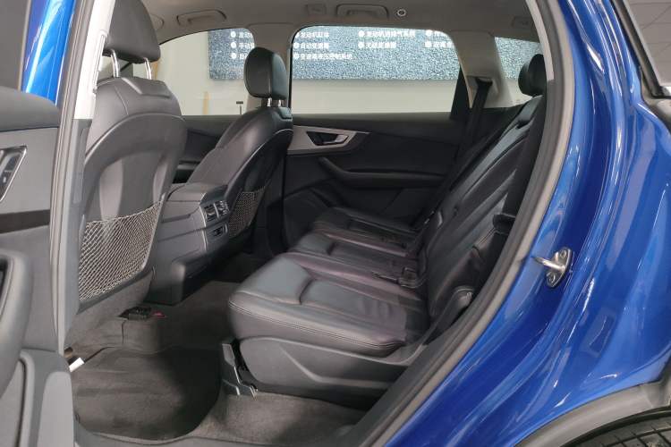 Used Audi Q7 2016 40 TFSI Comfort Model Interior 5
