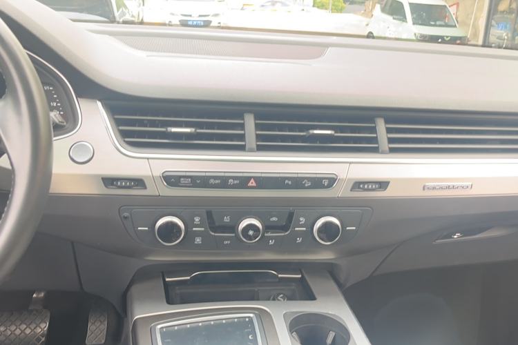 Used Audi Q7 2016 40 TFSI S line Sport Edition Interior 7