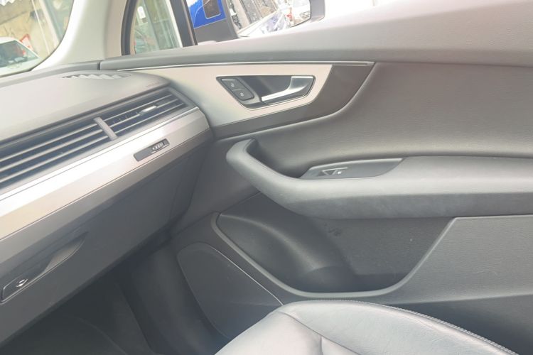 Used Audi Q7 2016 40 TFSI S line Sport Edition Interior 9