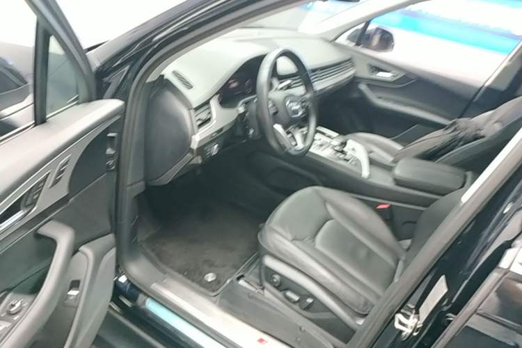 Used Audi Q7 2016 45 TFSI Technology Edition Left Front Seat