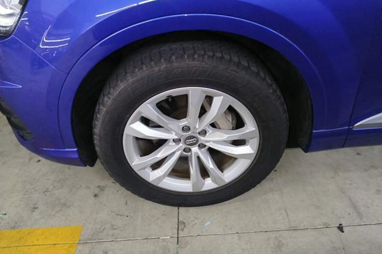 Used Audi Q7 2016 40 TFSI Comfort Model Left Front Wheel Hub