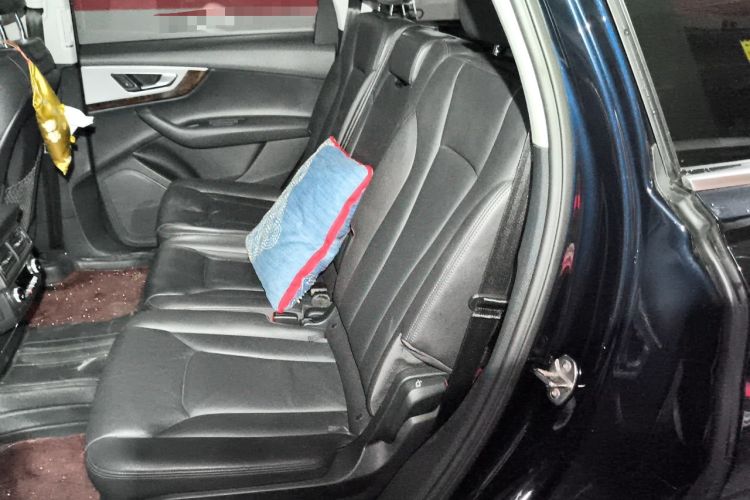 Used Audi Q7  Left Rear Seat