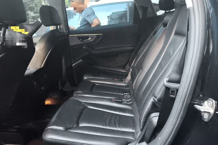 Used Audi Q7 2016 40 TFSI Comfort Model Left Rear Seat