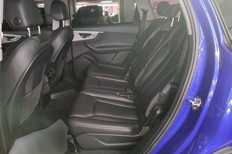 Used Audi Q7 2016 40 TFSI Comfort Model Left Rear Seat