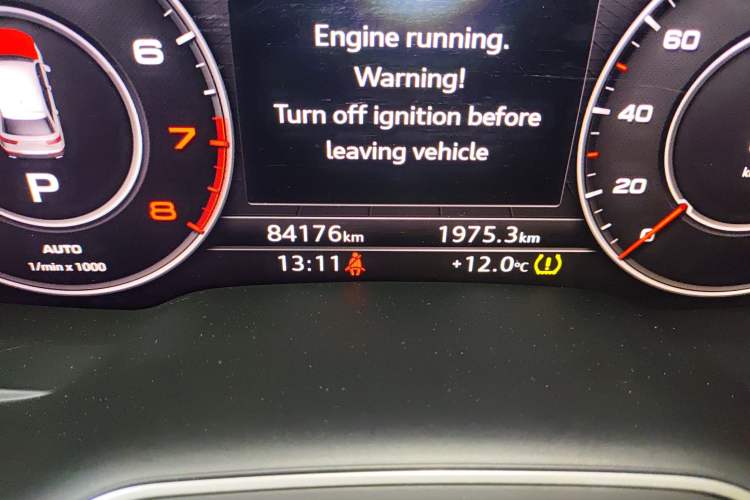 Used Audi Q7 2016 40 TFSI S line Sport Edition Odometer Close Up