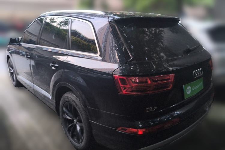 Used Audi Q7 2016 40 TFSI Comfort Model Rear Left 45 Deg