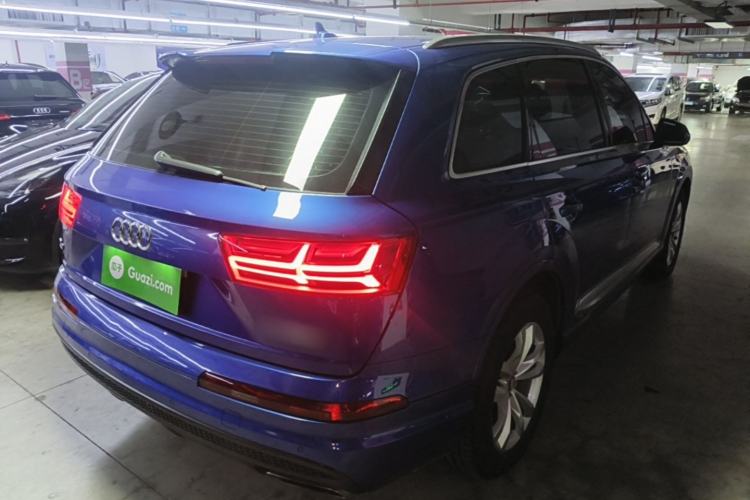 Used Audi Q7 2016 40 TFSI Comfort Model Rear Right 45 Deg