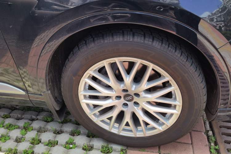 Used Audi Q7 2016 45 TFSI S line Prestige Edition Right Front Wheel Hub