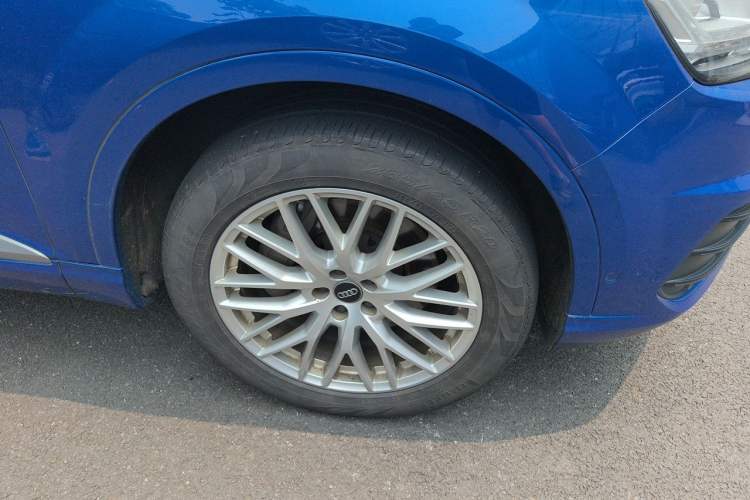 Used Audi Q7 2016 45 TFSI S line Sport Edition Right Front Wheel Hub