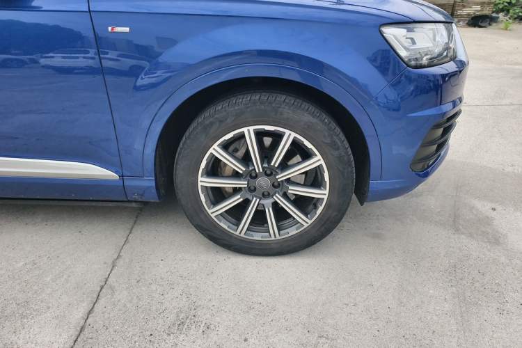 Used Audi Q7 2016 45 TFSI S line Sport Edition Right Front Wheel Hub