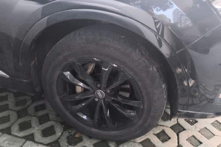 Used Audi Q7 2016 40 TFSI Comfort Model Right Front Wheel Hub