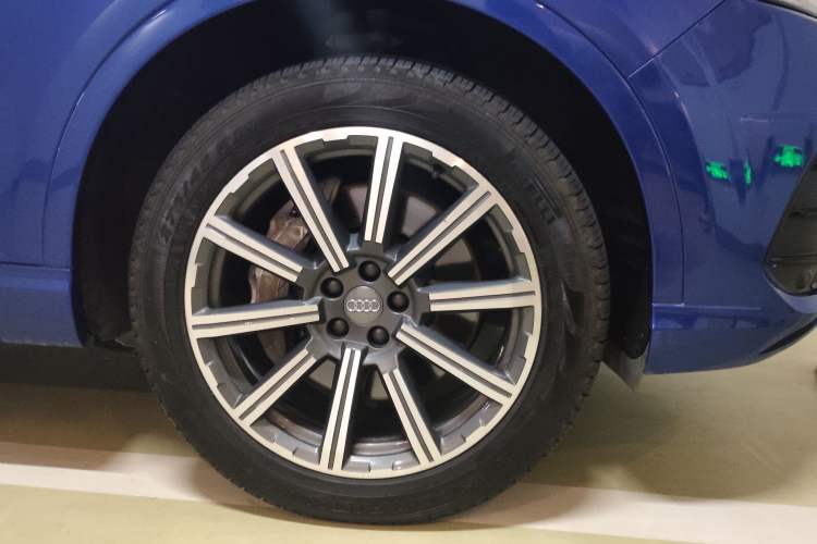 Used Audi Q7 2016 45 TFSI S line Sport Edition Right Front Wheel Hub