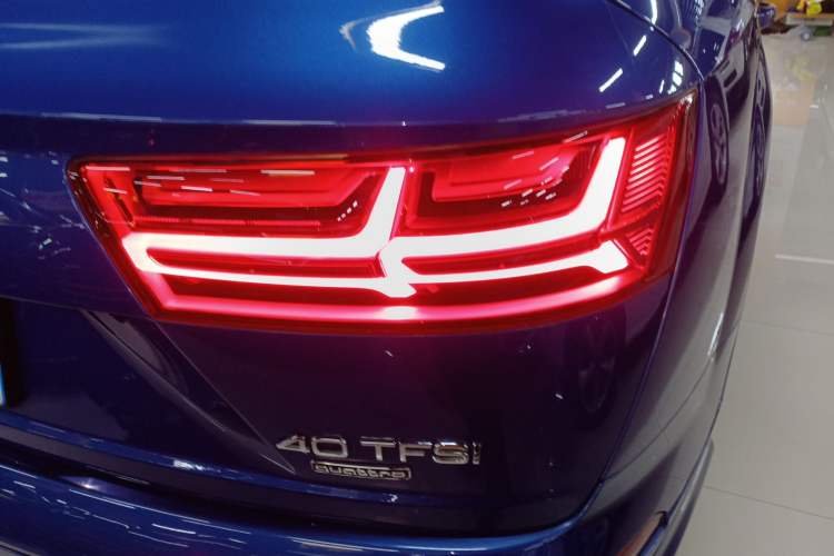 Used Audi Q7 2016 40 TFSI S line Sport Edition Right Rear Taillight