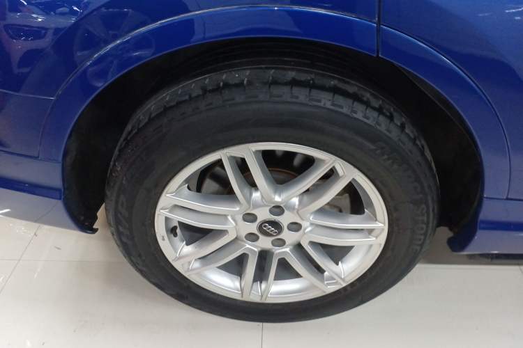 Used Audi Q7 2016 40 TFSI S line Sport Edition Right Rear Wheel Hub