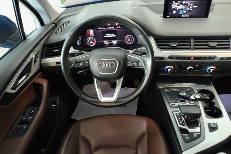 Used Audi Q7 2016 40 TFSI S line Sport Edition Steering Wheel