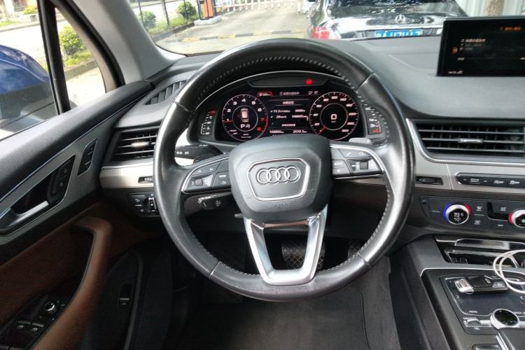 Used Audi Q7 2016 40 TFSI S line Sport Edition Steering Wheel
