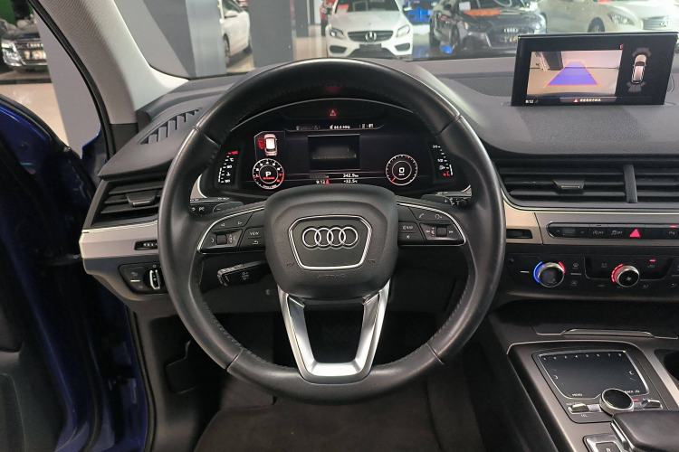 Used Audi Q7 2016 40 TFSI Comfort Model Steering Wheel