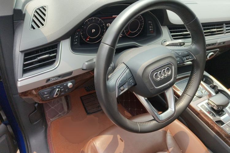 Used Audi Q7 2016 45 TFSI S line Sport Edition Steering Wheel