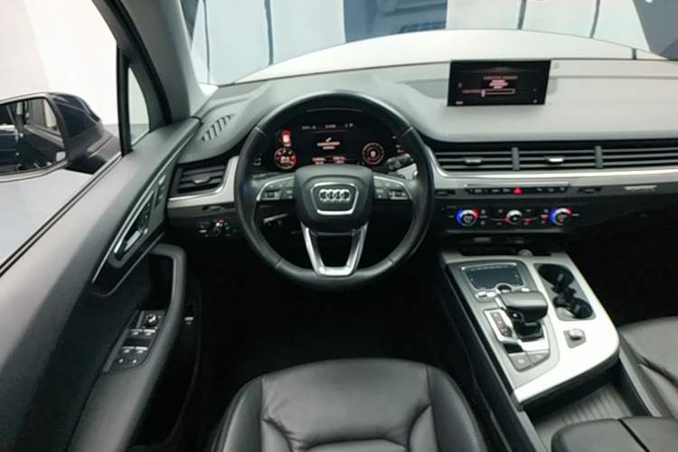 Used Audi Q7 2016 45 TFSI Technology Edition Steering Wheel