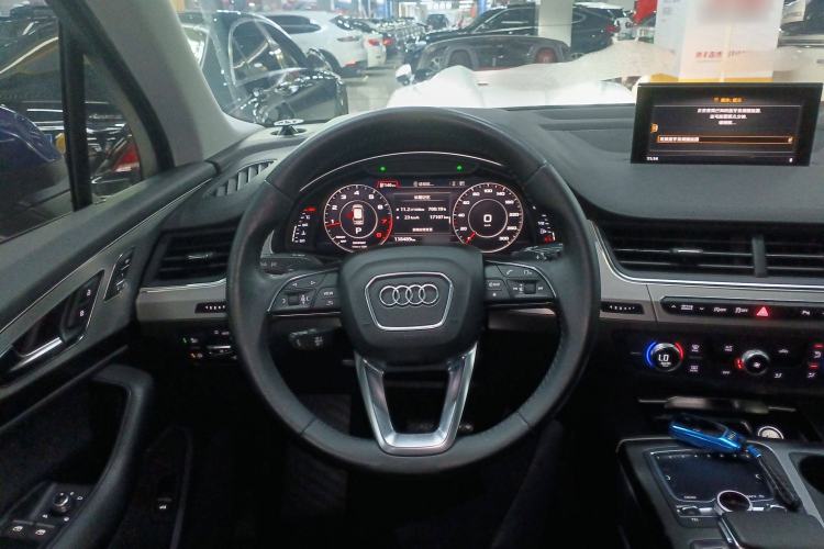 Used Audi Q7 2016 40 TFSI S line Sport Edition Steering Wheel