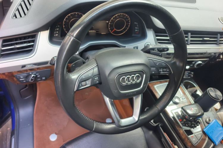 Used Audi Q7 2016 45 TFSI S line Sport Edition Steering Wheel