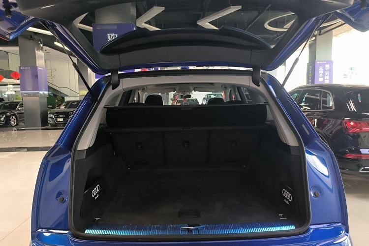 Used Audi Q7 2016 40 TFSI Comfort Model Trunk