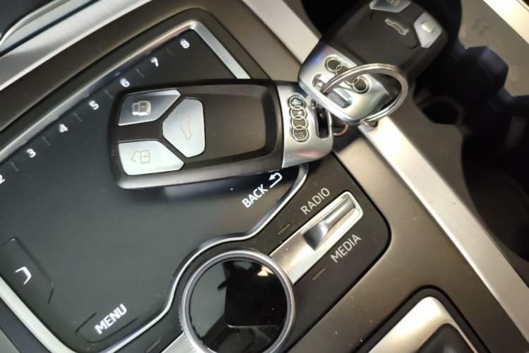 Used Audi Q7 2016 40 TFSI S line Sport Edition Vehicle Key