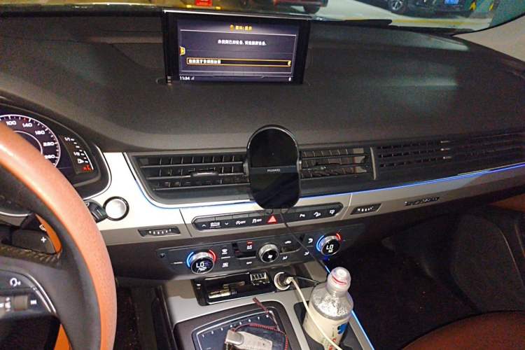 Used Audi Q7 2016 45 TFSI Technology Edition Audio And AC Panel