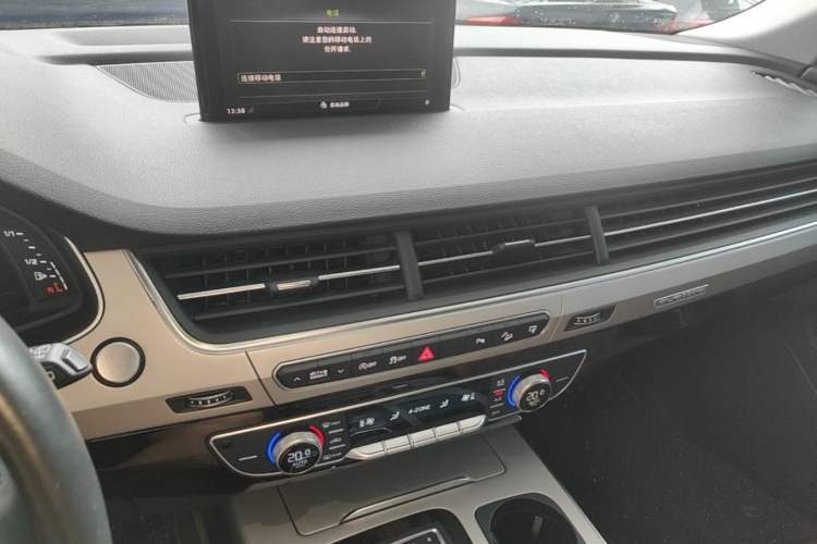 Used Audi Q7 2016 45 TFSI S line Sport Edition Audio And AC Panel