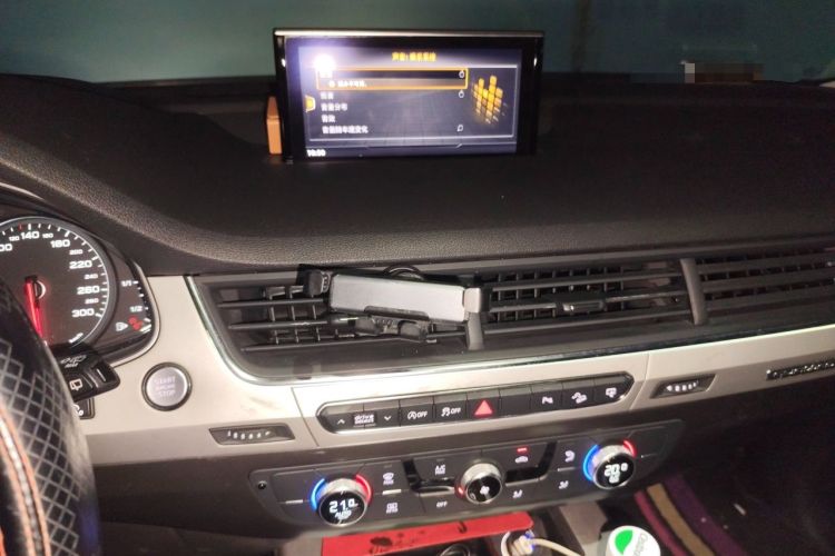 Used Audi Q7 2016 40 TFSI Comfort Model Audio And AC Panel