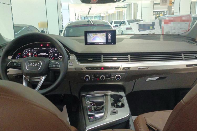 Used Audi Q7 2016 40 TFSI S line Sport Edition Center Console