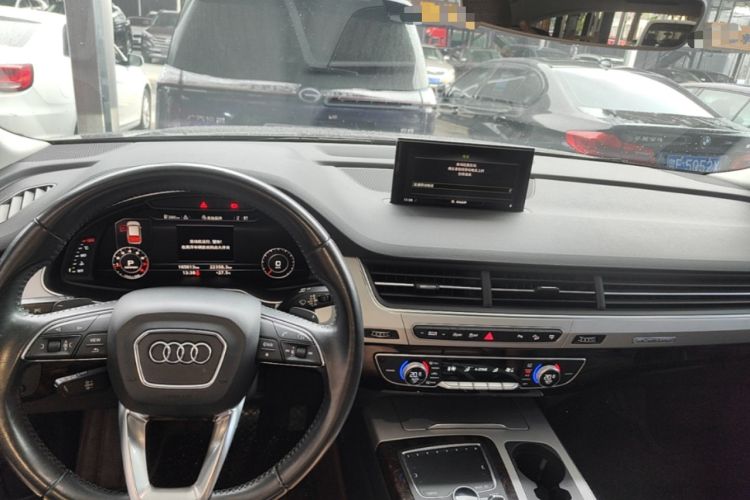 Used Audi Q7 2016 45 TFSI S line Sport Edition Center Console