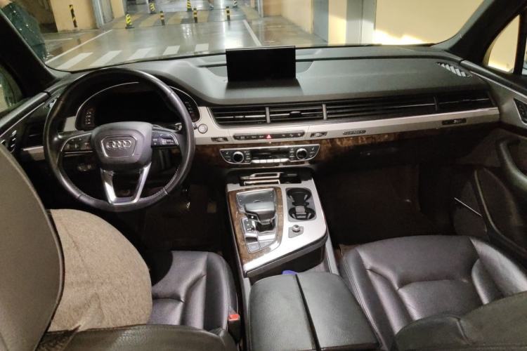Used Audi Q7 2016 45 TFSI S line Sport Edition Center Console