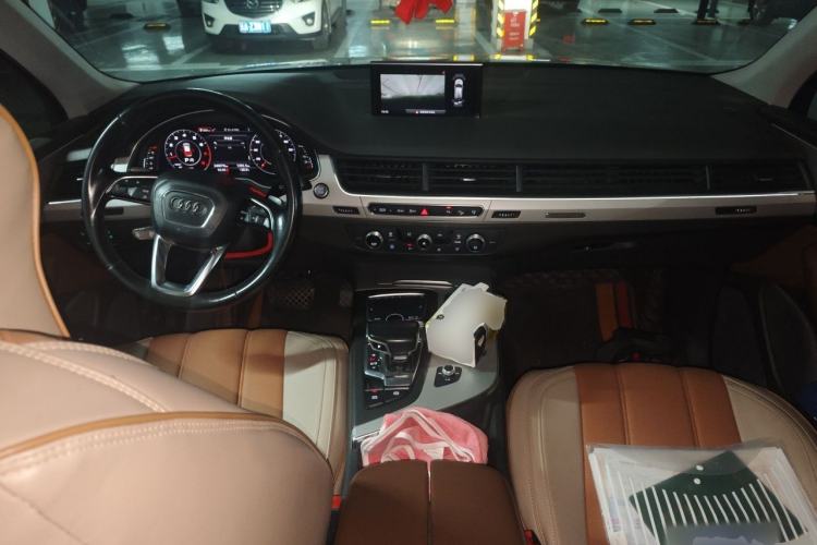 Used Audi Q7 2016 45 TFSI Technology Edition Center Console