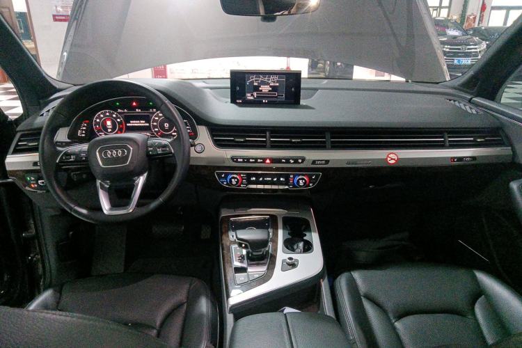 Used Audi Q7 2016 45 TFSI S line Sport Edition Center Console