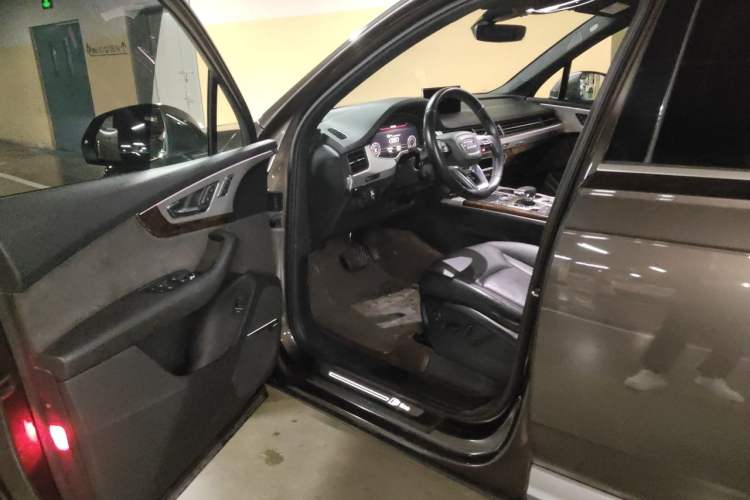 Used Audi Q7 2016 45 TFSI S line Sport Edition Driver Seat