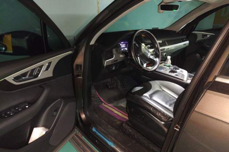 Used Audi Q7 2016 40 TFSI Comfort Model Driver Seat