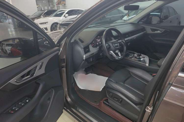 Used Audi Q7 2016 45 TFSI Technology Edition Driver Seat