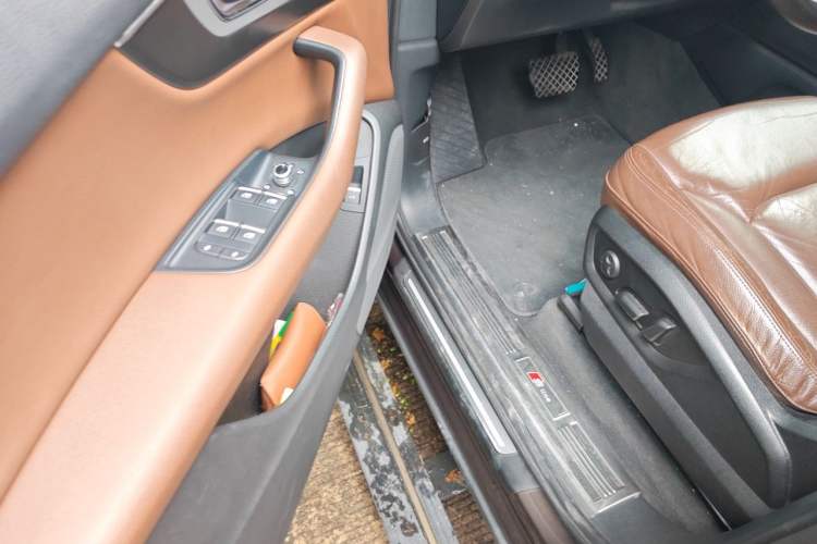 Used Audi Q7 2016 45 TFSI Technology Edition Driver Seat