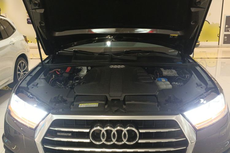 Used Audi Q7 2016 40 TFSI S line Sport Edition Engine Bay
