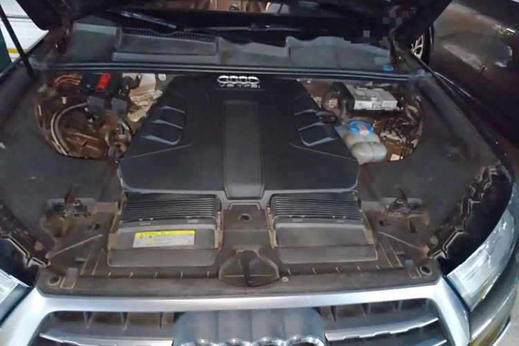 Used Audi Q7 2016 45 TFSI Technology Edition Engine Bay