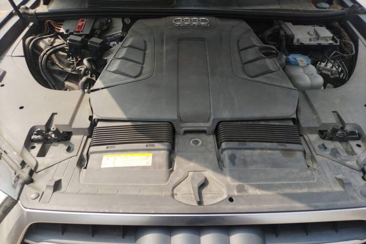 Used Audi Q7 2016 45 TFSI Technology Edition Engine Bay