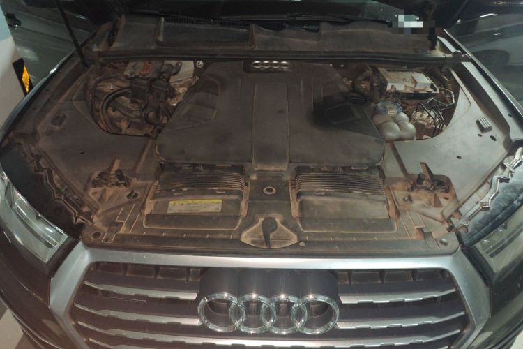 Used Audi Q7 2016 45 TFSI Technology Edition Engine Bay