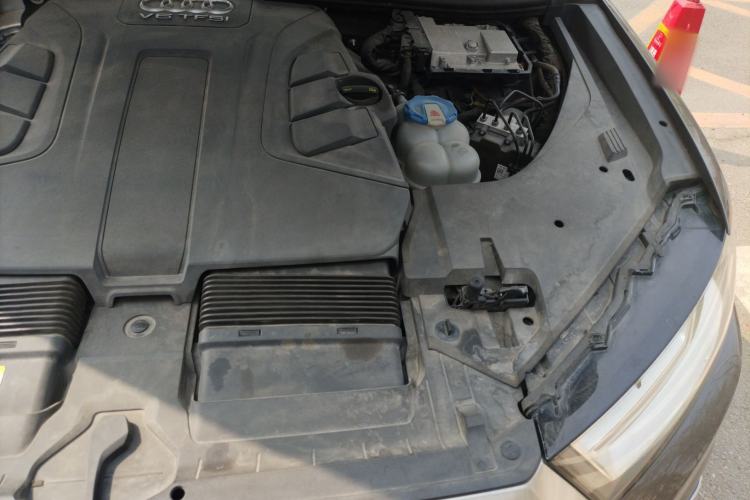 Used Audi Q7 2016 45 TFSI Technology Edition Engine Bay Left