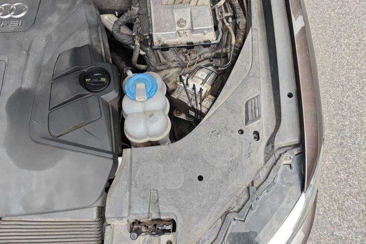 Used Audi Q7 2016 45 TFSI Technology Edition Engine Bay Left